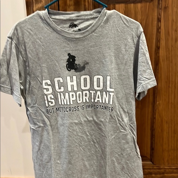 Gray Short Sleeve Tee with Humorous Fishing Print - Picture 1 of 3